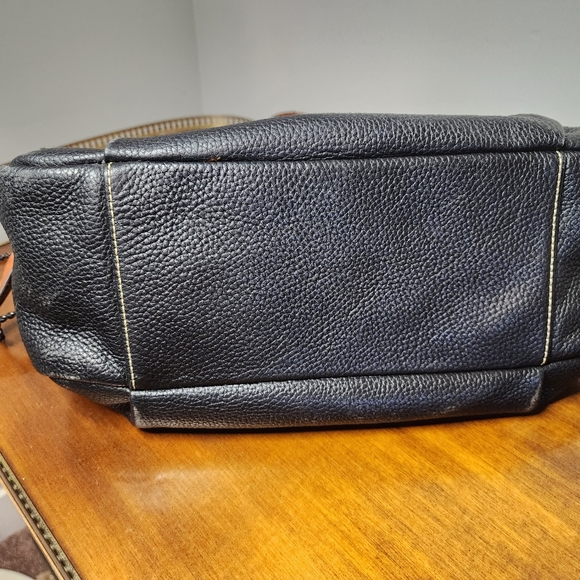 Dooney & Bourke Pebble grain Leather bag and Kiss lock coin wallet.  🔐 - Picture 11 of 13